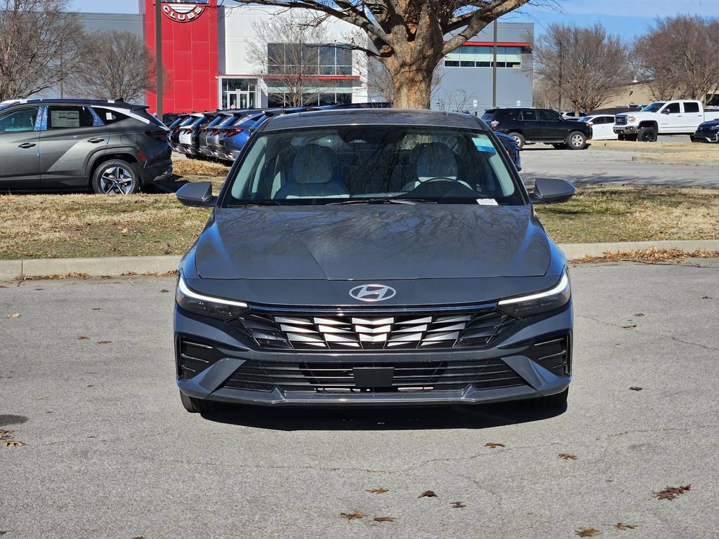 New 2025 Hyundai Elantra Limited FWD image 2