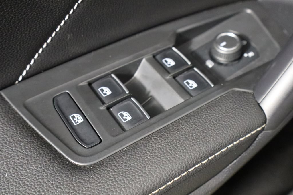 Used 2023 Volkswagen Tiguan SE R-Line FWD image 19