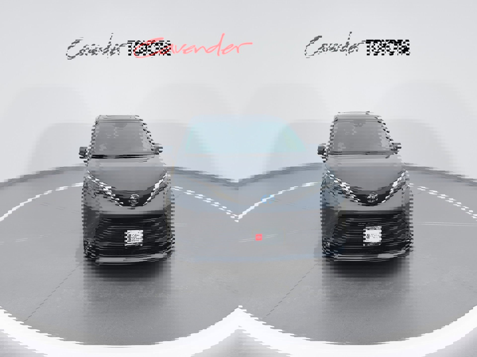 Certified 2025 Toyota Sienna XLE image 3