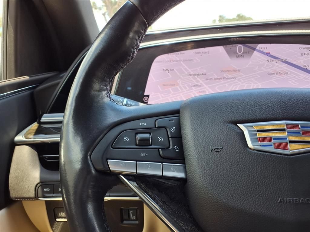 Used 2024 Cadillac Escalade Premium Luxury AWD/4WD image 30