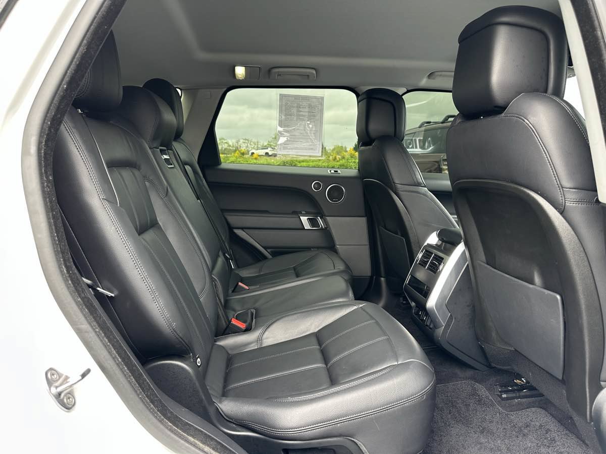Used 2019 Land Rover Range Rover Sport SE AWD/4WD image 16