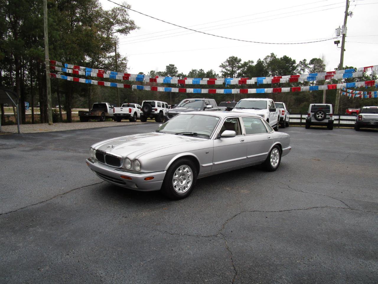 Used 2001 Jaguar XJ8 image 2