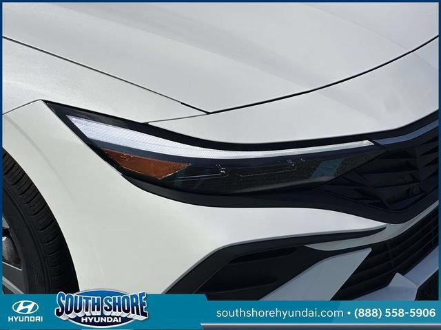 Certified 2025 Hyundai Elantra Sport w/ Cargo Package FWD image 11