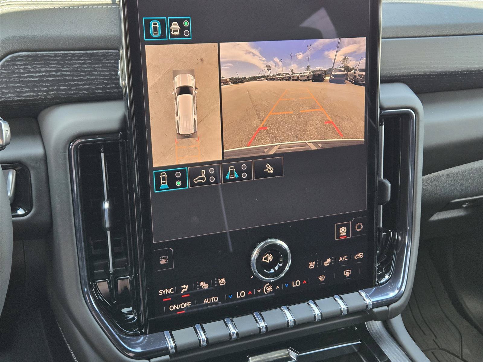 New 2026 GMC Yukon AT4 Ultimate w/ LPO, Floor Liner Package AWD/4WD image 31