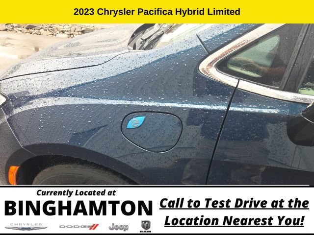 Used 2023 Chrysler Pacifica Limited FWD image 8