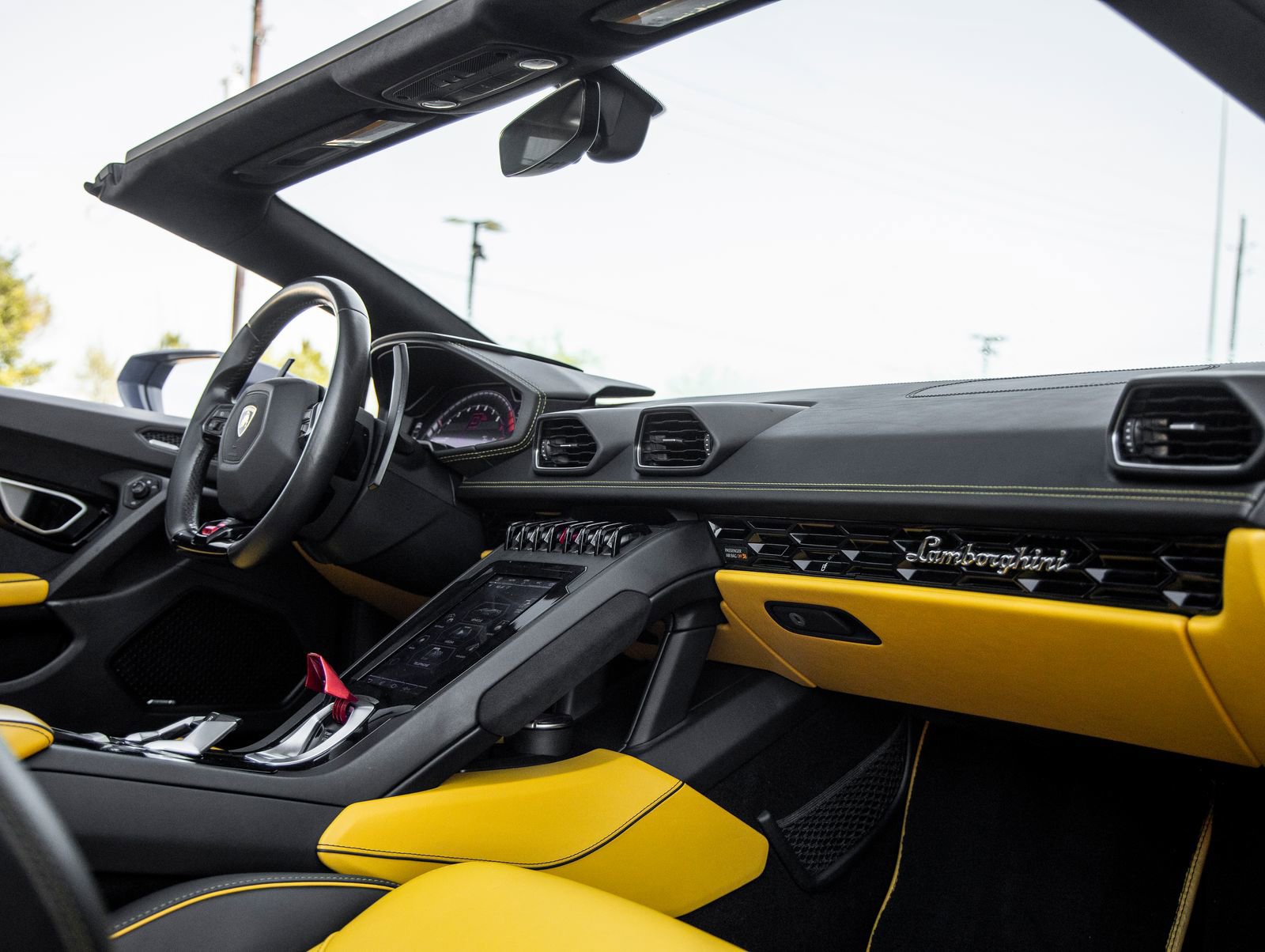 Used 2020 Lamborghini Huracan EVO image 40