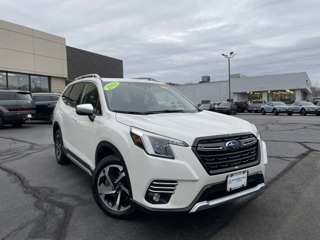 Used 2023 Subaru Forester Touring image 3