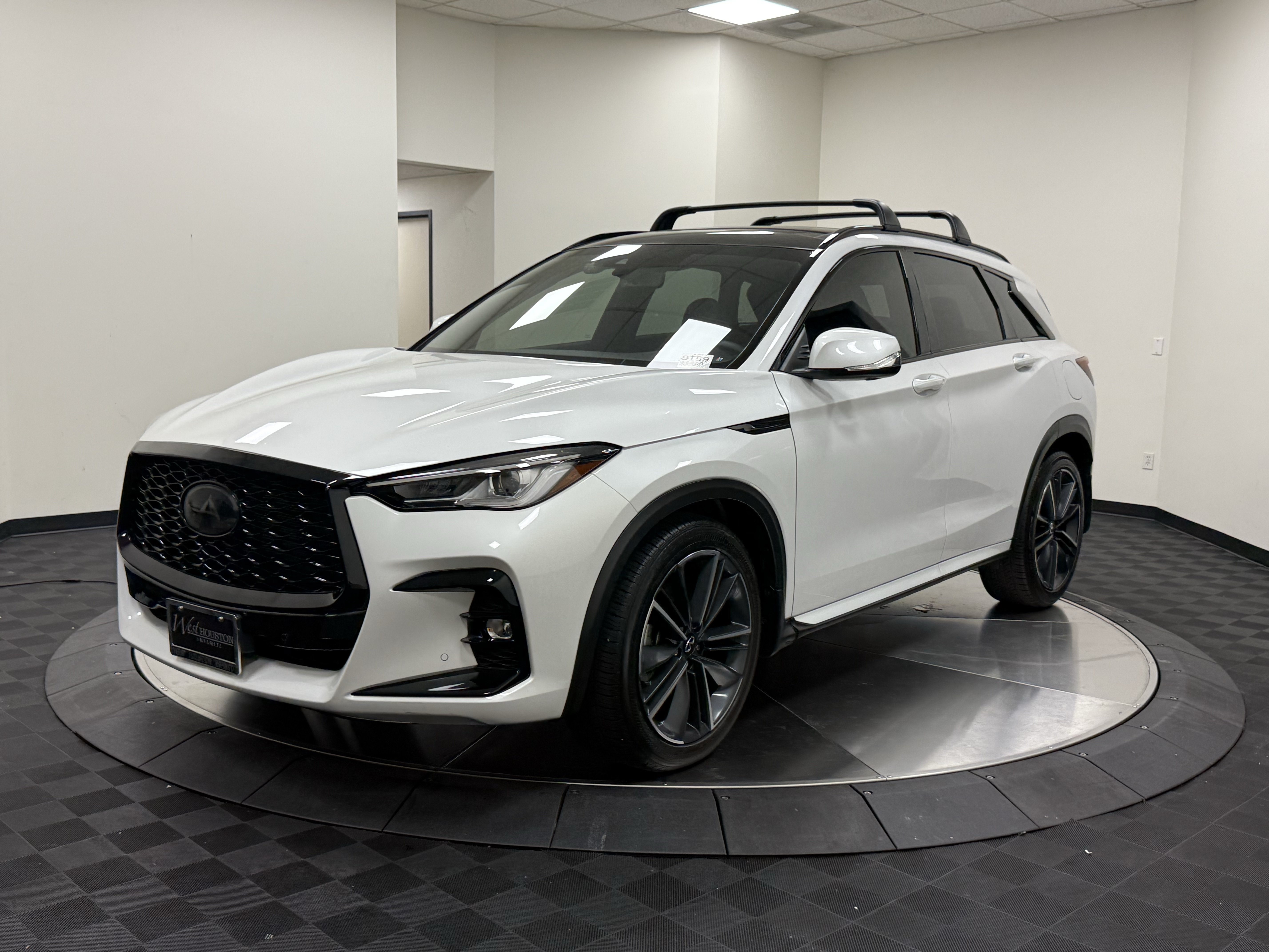 Certified 2025 INFINITI QX50 Sport AWD/4WD image 3