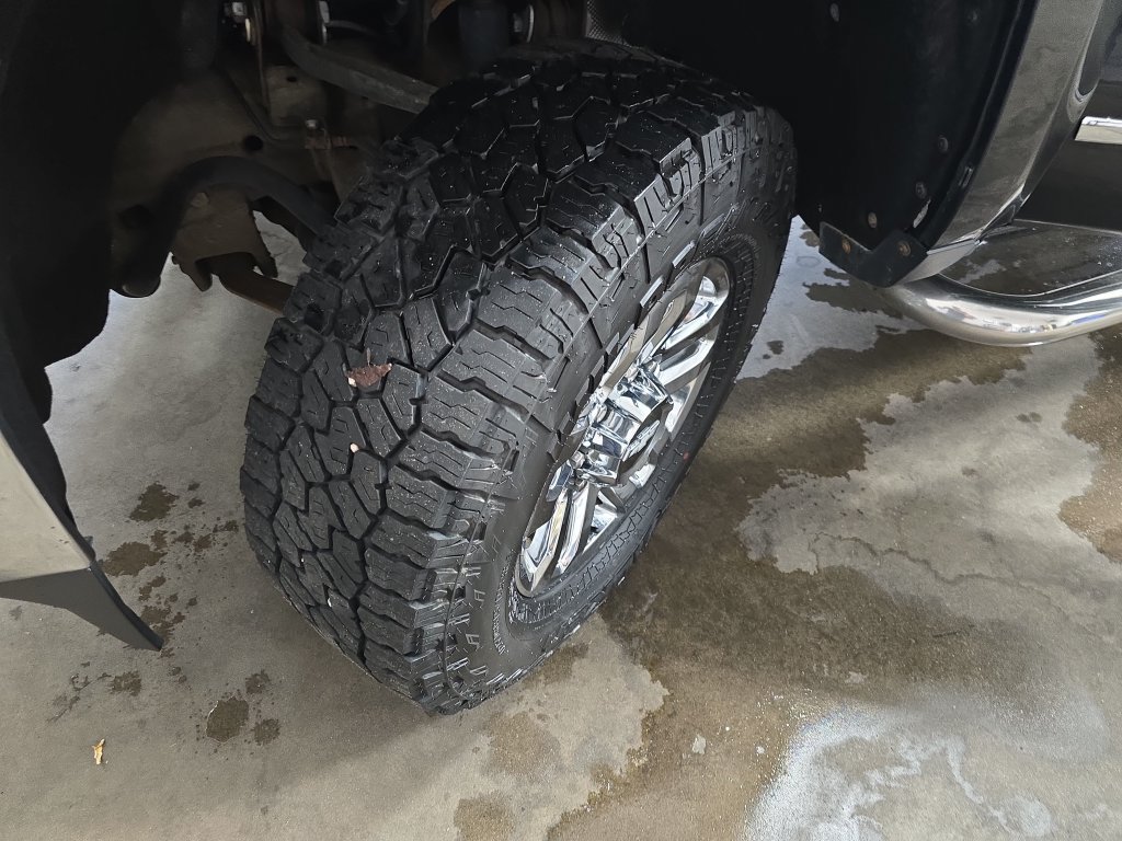 Used 2018 Chevrolet Silverado 2500 LTZ w/ Snow Plow Prep Package AWD/4WD image 35