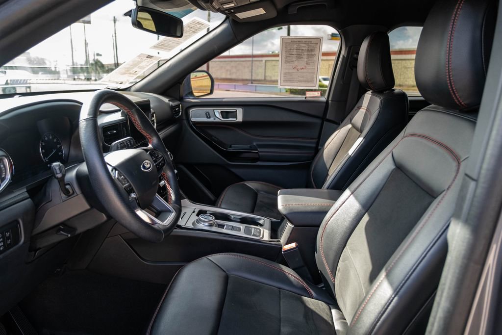 Used 2023 Ford Explorer ST-Line w/ Class IV Trailer Tow Package image 13