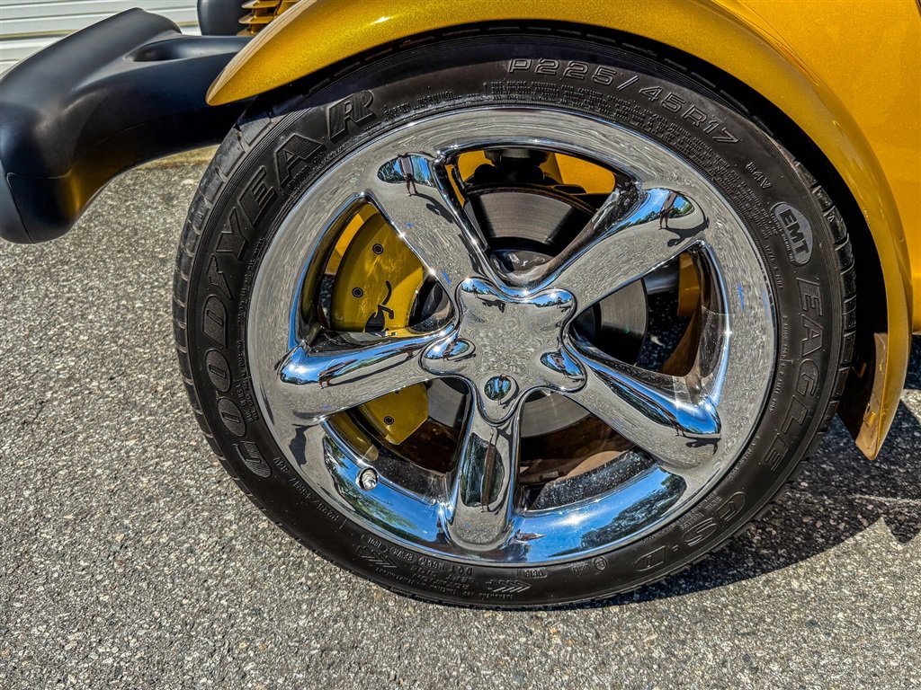 Used 2002 Chrysler Prowler image 24