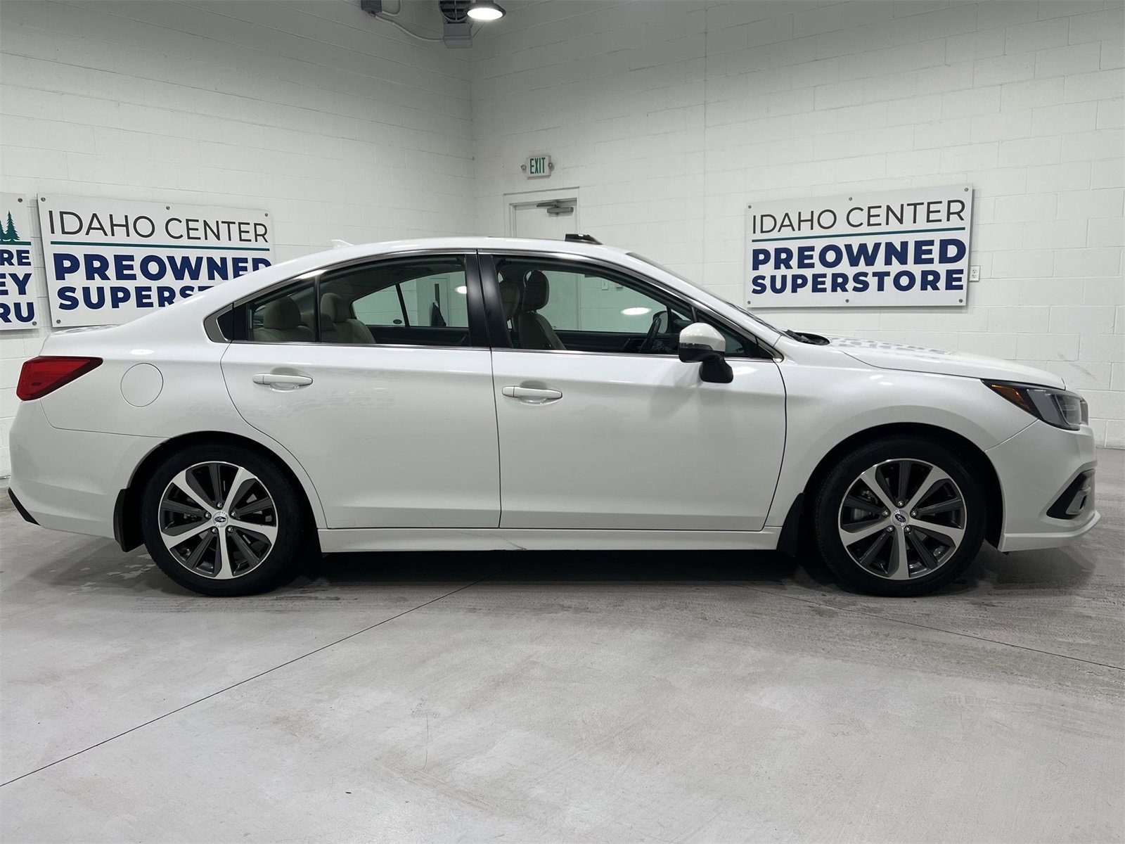 Used 2018 Subaru Legacy 3.6R Limited image 9