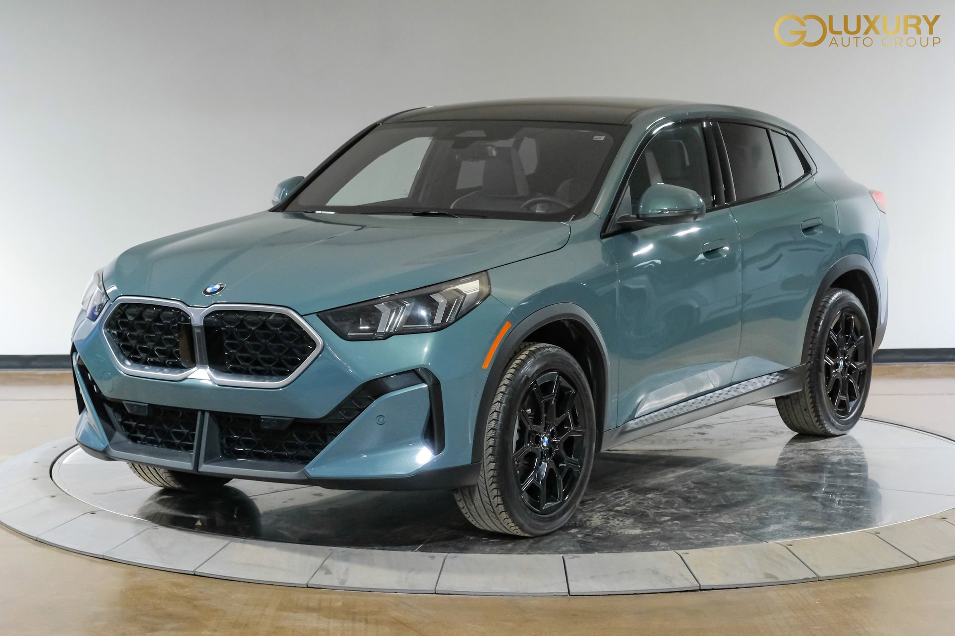Used 2025 BMW X2 xDrive28i AWD/4WD image 8