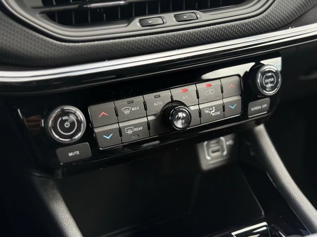 New 2025 Jeep Compass Limited w/ Sun & Sound Group AWD/4WD image 14