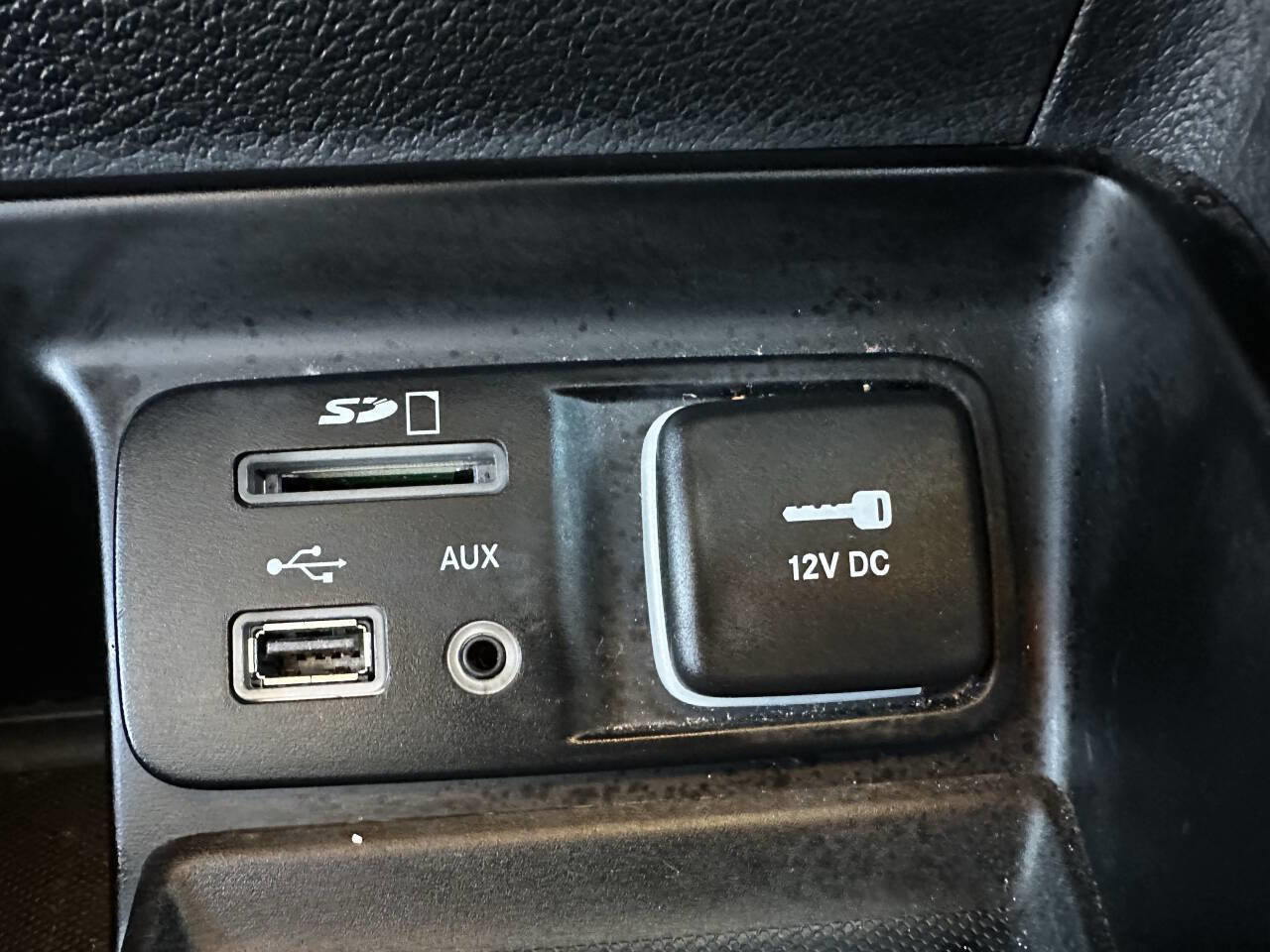 Used 2014 Jeep Cherokee Limited w/ Technology Group image 28