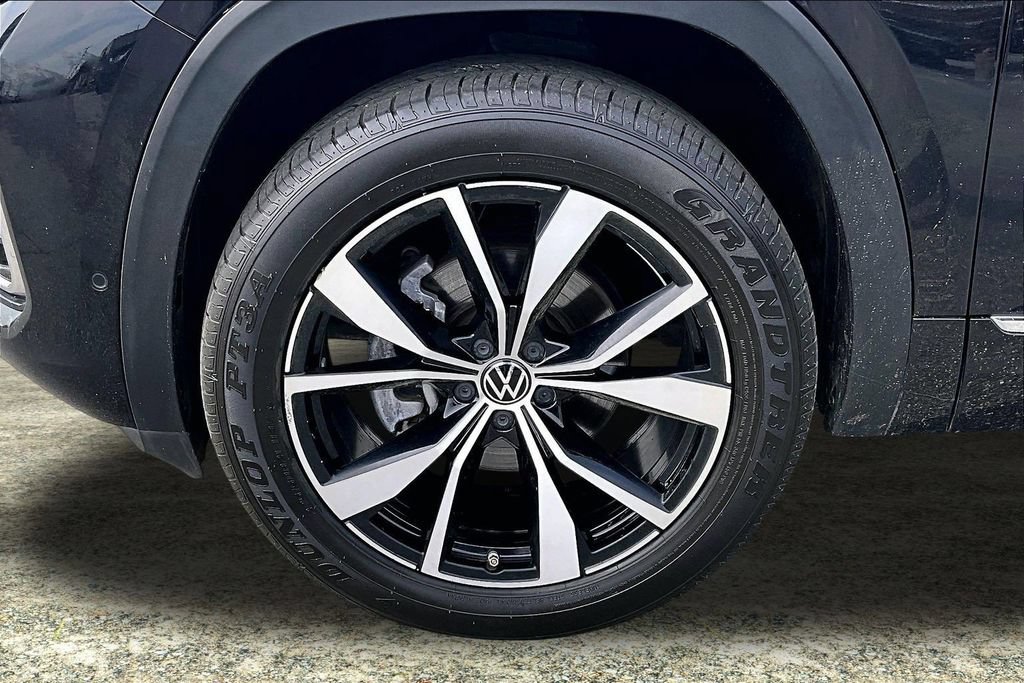 Used 2024 Volkswagen Atlas SEL Premium R-Line AWD/4WD image 35