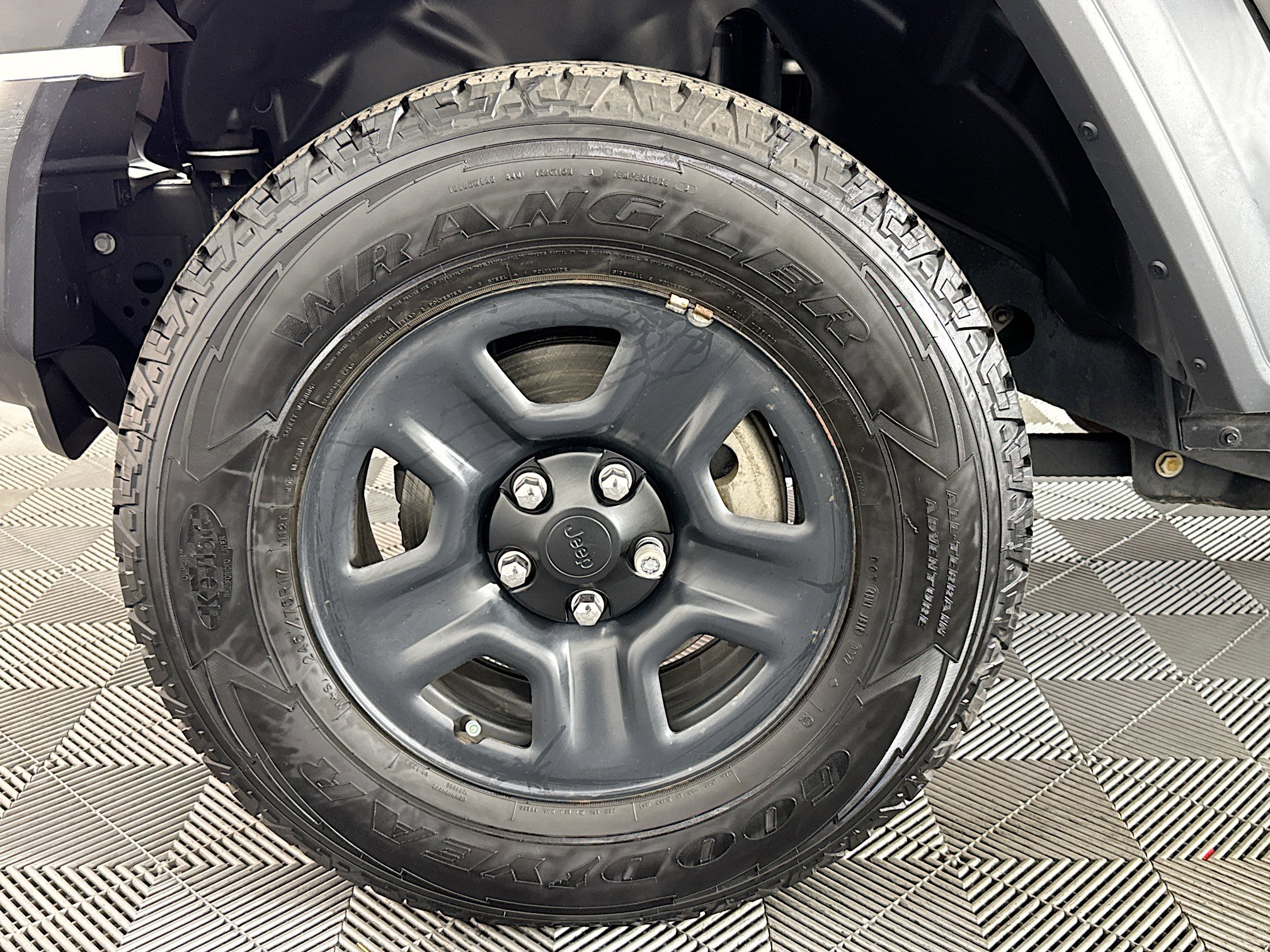 Used 2022 Jeep Wrangler Sport image 33