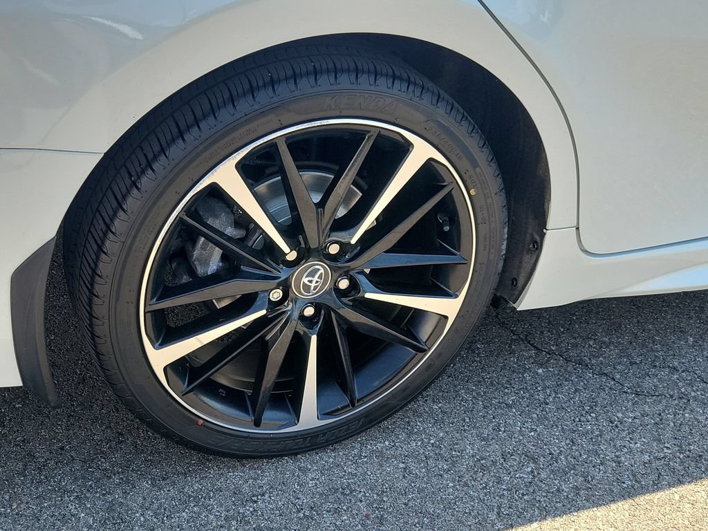 Used 2020 Toyota Camry XSE FWD image 6