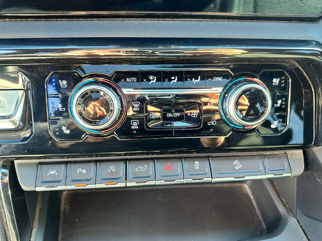 Used 2024 GMC Sierra 1500 AT4 w/ Technology Package image 14