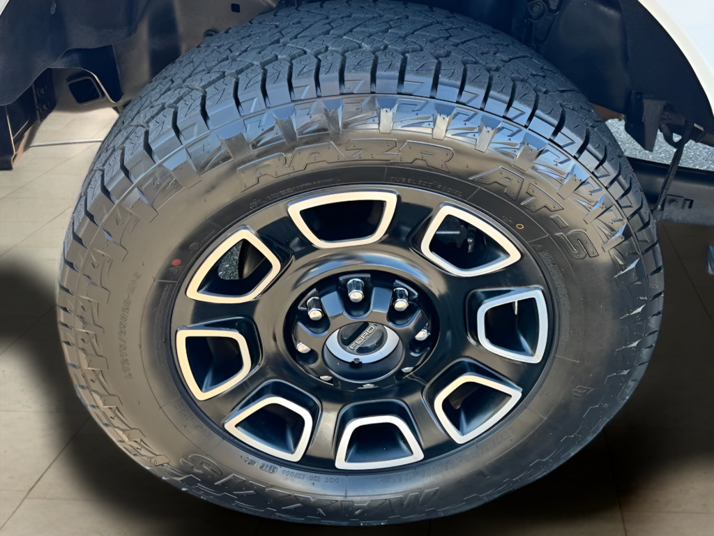 Used 2024 Ford F350 Platinum w/ FX4 Off-Road Package AWD/4WD image 44