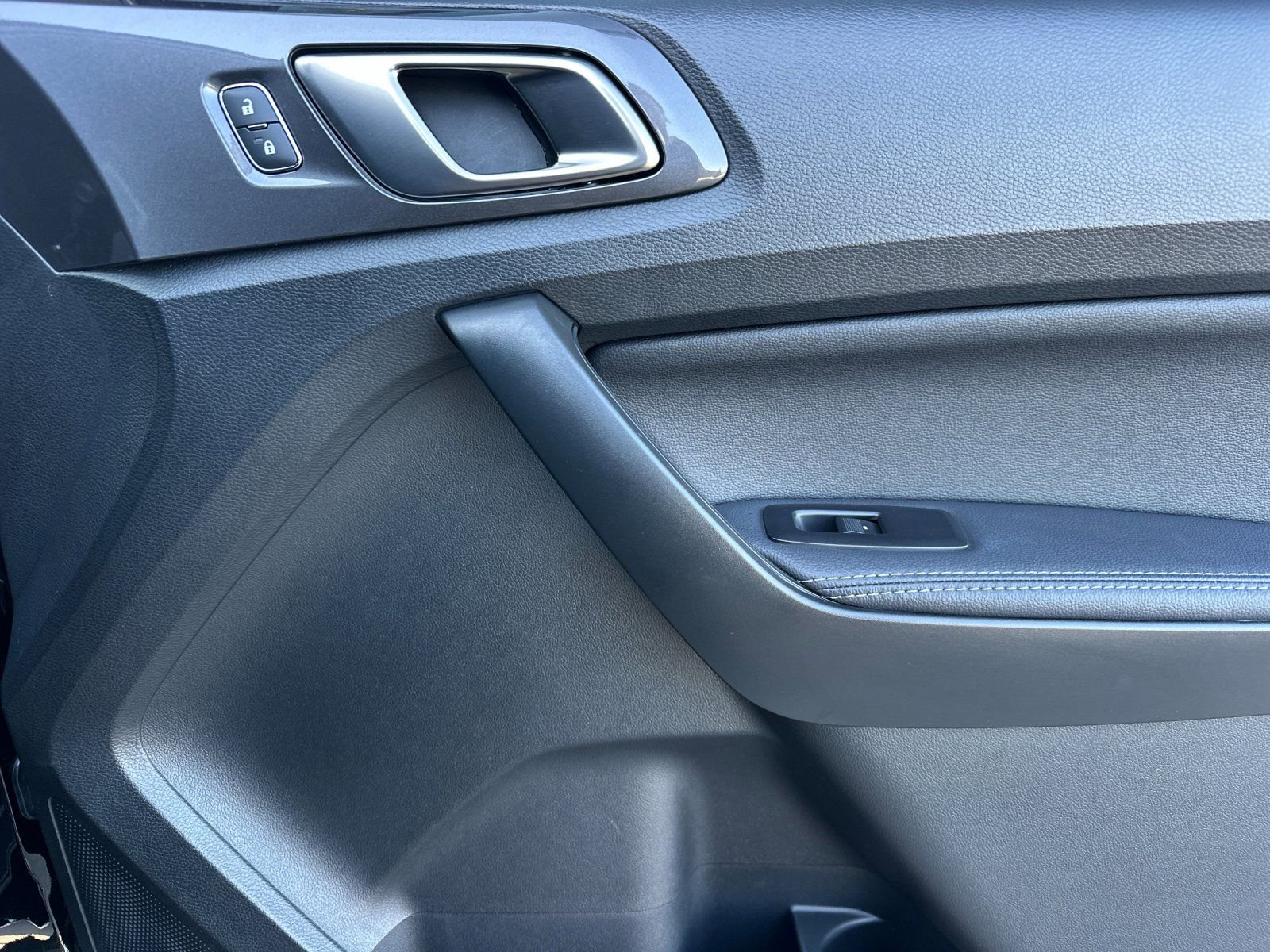 Used 2022 Ford Ranger Lariat w/ Equipment Group 501A High image 18