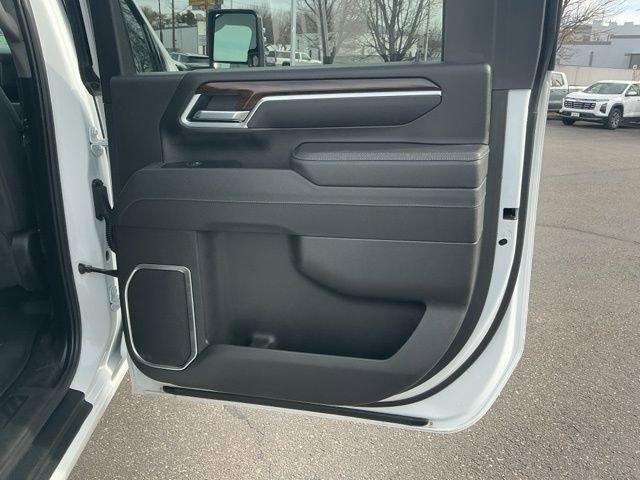 Used 2025 GMC Sierra 3500 SLT w/ X31 Off-Road Package image 17
