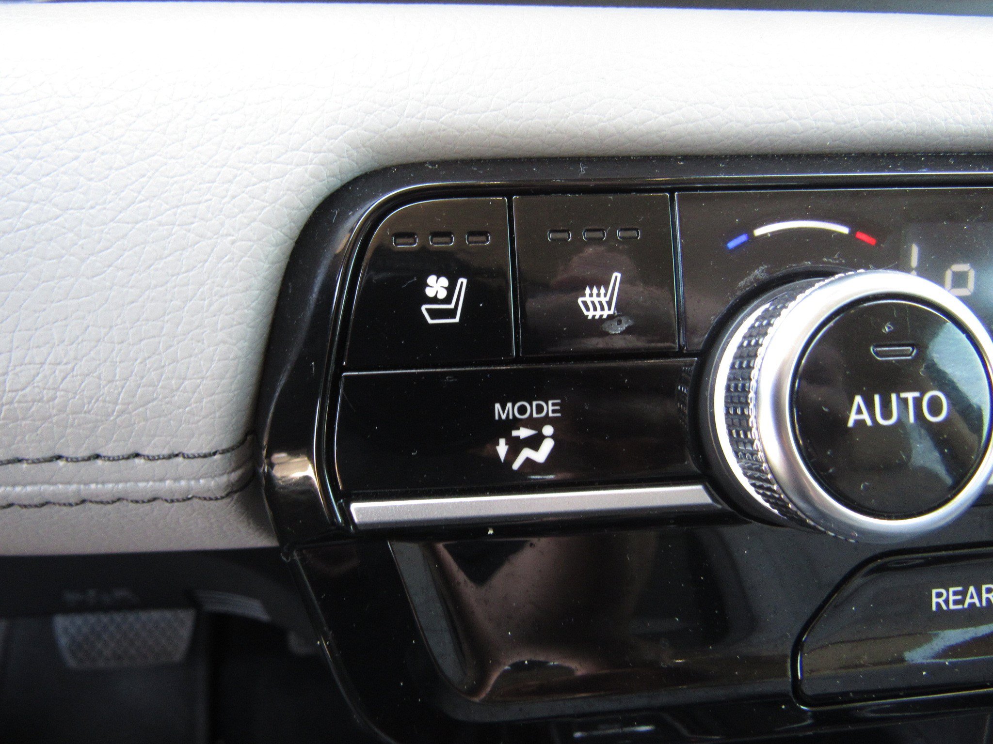 Certified 2023 Honda Pilot Elite image 23