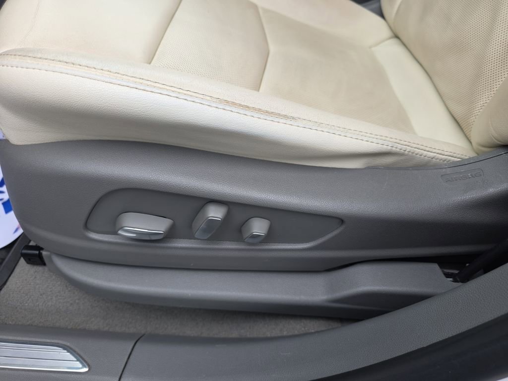 Used 2021 Cadillac XT5 Premium Luxury image 11