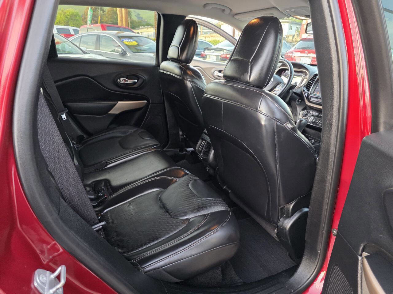 Used 2017 Jeep Cherokee Limited w/ Luxury Group image 13