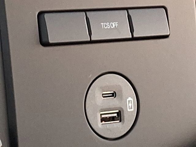 Used 2023 Ford F650 2WD Regular Cab Super Duty image 25