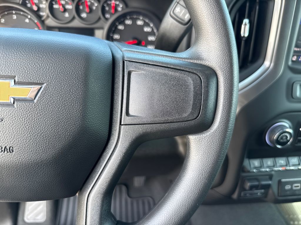 Used 2025 Chevrolet Silverado 2500 Custom w/ Custom Value Package image 17