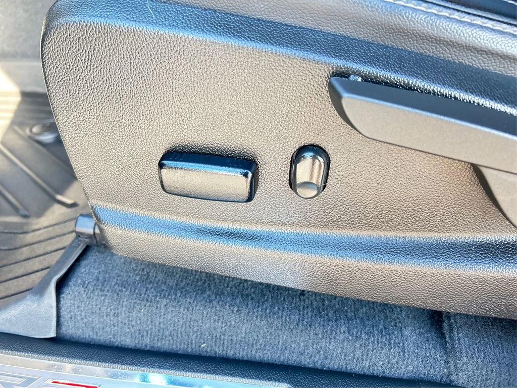 Used 2022 Chevrolet Colorado ZR2 w/ ZR2 Midnight Special Edition image 37