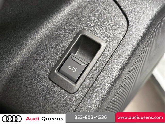 Used 2025 Audi Q6 e-tron Premium Plus image 18