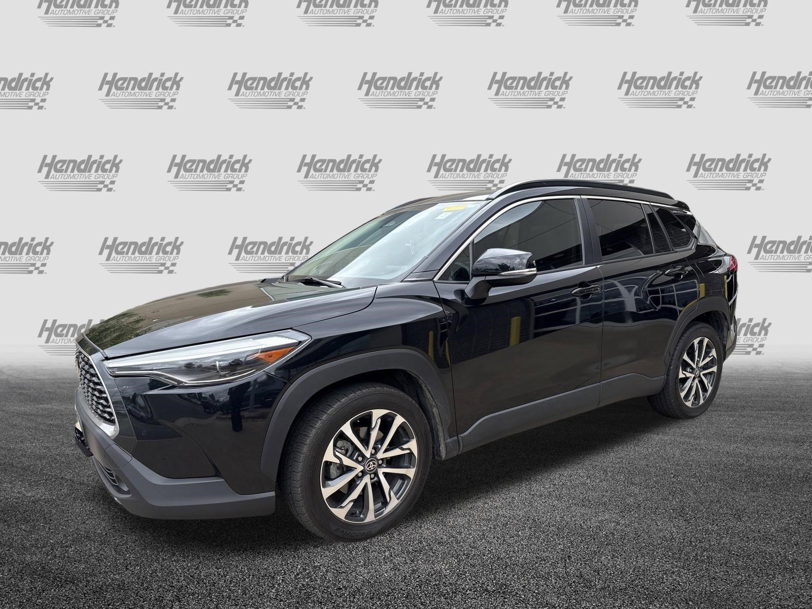 Used 2023 Toyota Corolla Cross XLE w/ Convenience Package AWD/4WD image 8