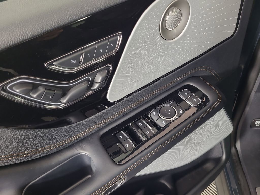 Used 2025 Lincoln Aviator Black Label image 18