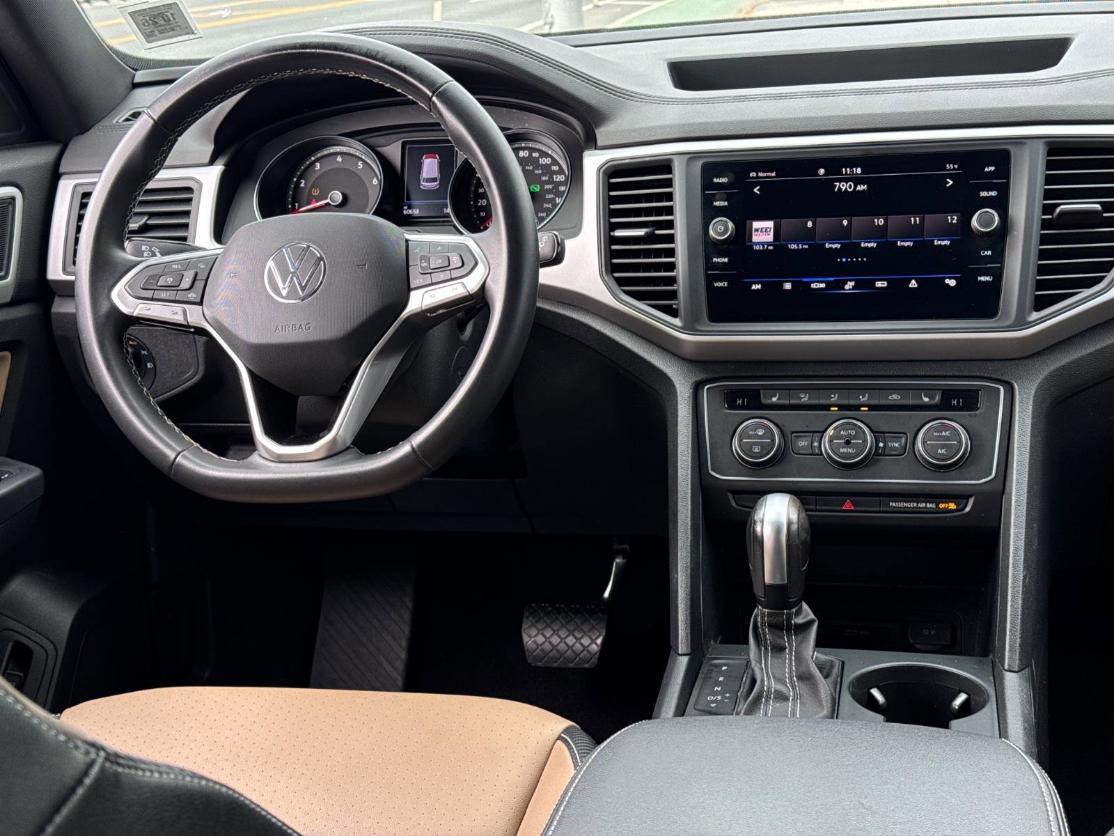 Used 2021 Volkswagen Atlas Cross Sport SE image 26