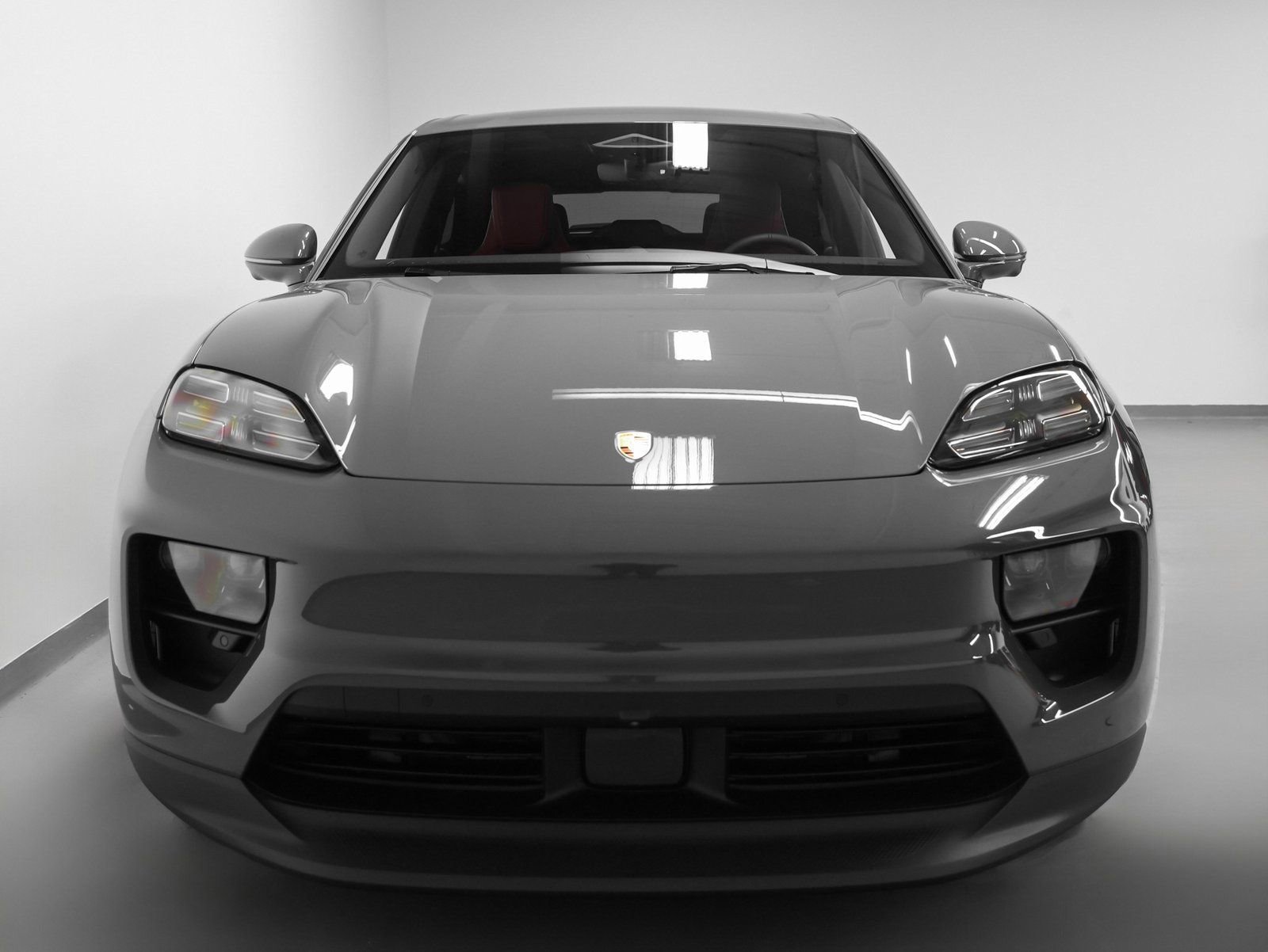 New 2026 Porsche Macan 4 Electric image 8