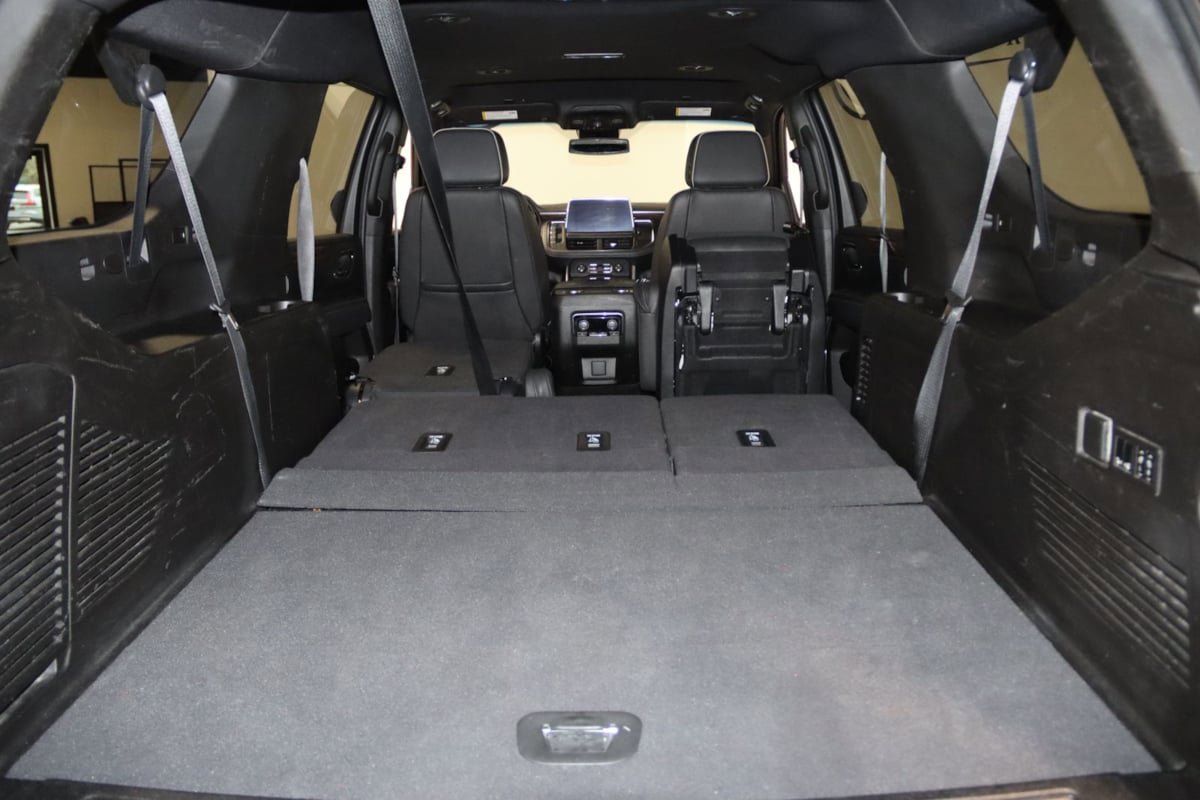 Used 2023 Chevrolet Suburban Premier AWD/4WD image 16