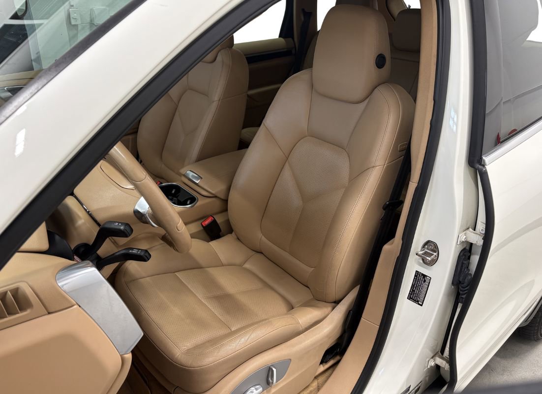 Used 2011 Porsche Cayenne AWD/4WD image 11