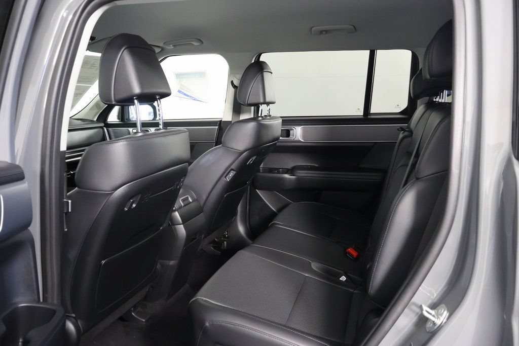 Used 2026 Hyundai Santa Fe SEL FWD image 11