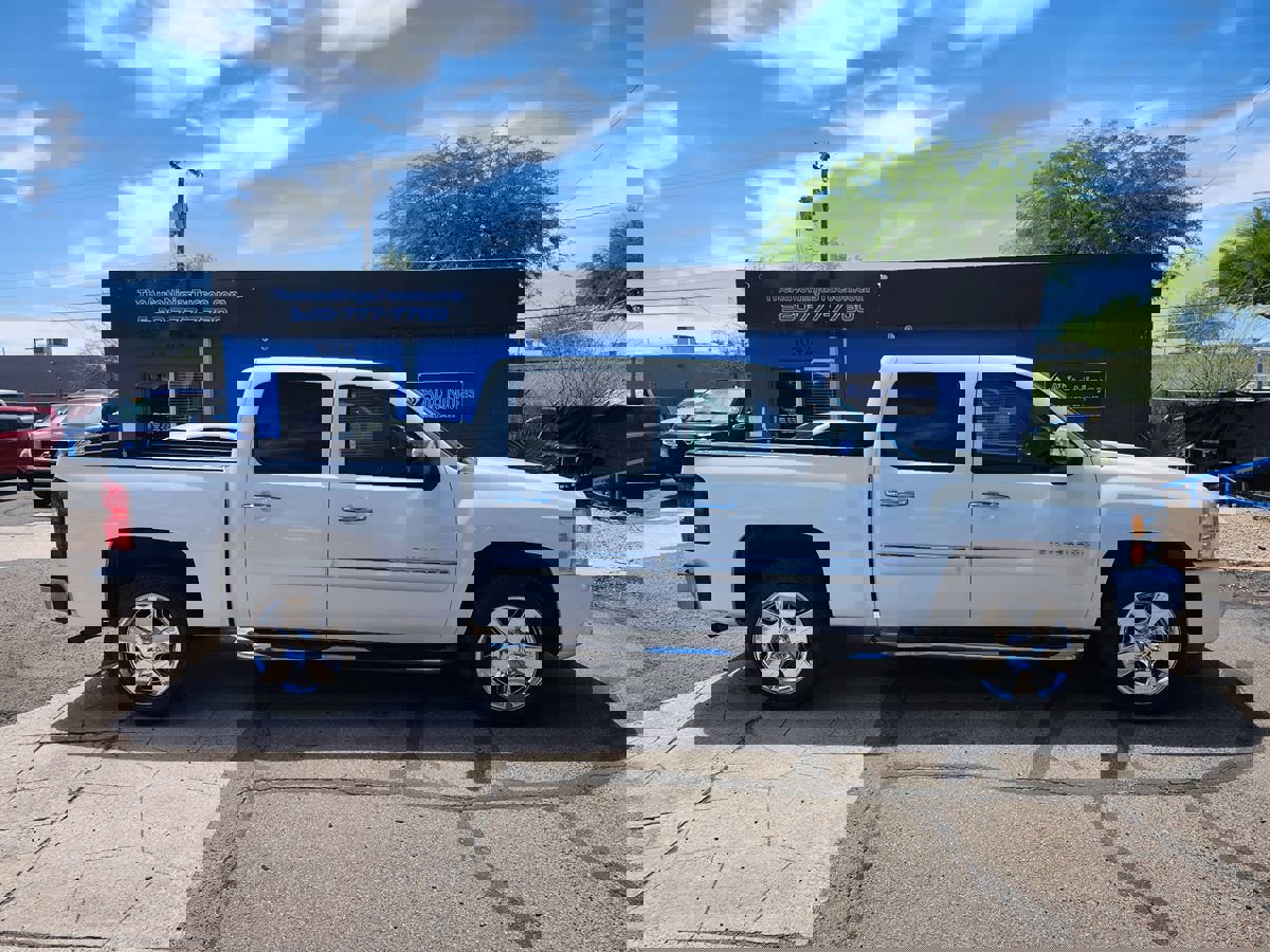 Used 2011 Chevrolet Silverado 1500 LT w/ Regional Value Package image 7