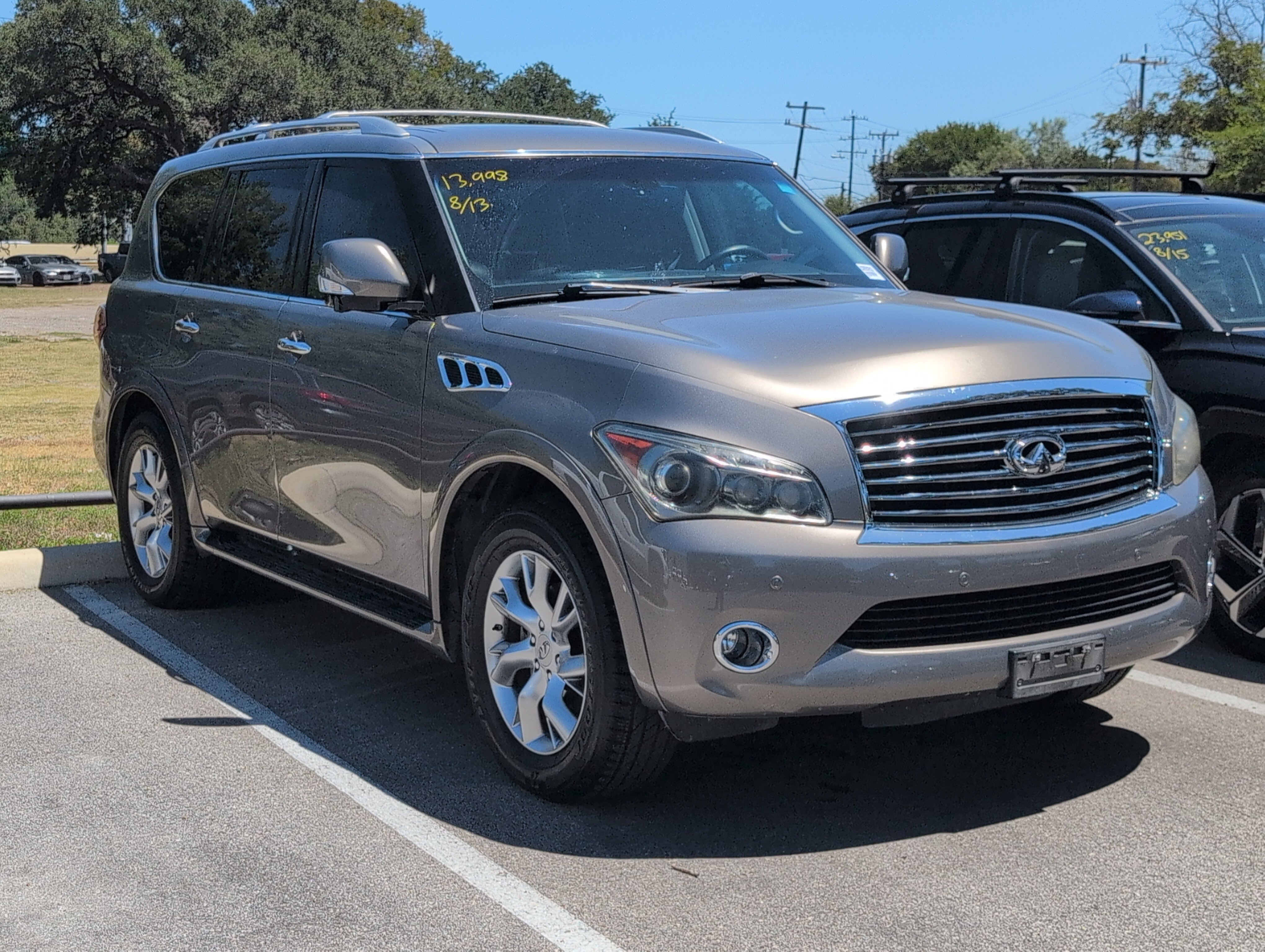 Used 2013 INFINITI QX56 2WD image 1