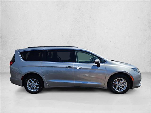 Used 2020 Chrysler Voyager LX w/ Cold Weather Group FWD video 4