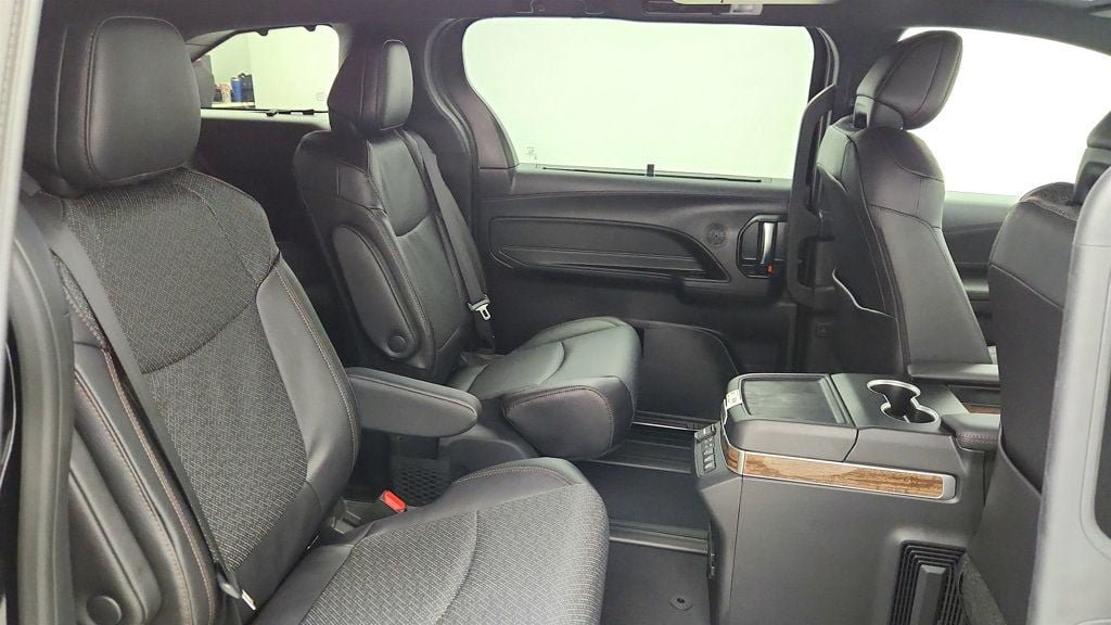 Used 2026 Toyota Sienna Platinum AWD/4WD image 24