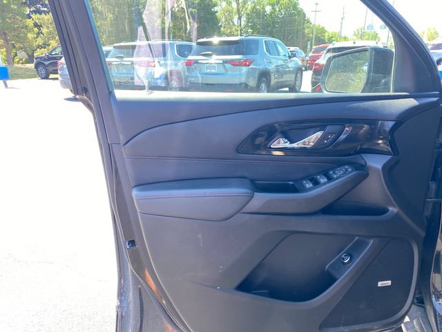 Used 2023 Chevrolet Traverse RS w/ LPO, Floor Liner Package FWD image 14