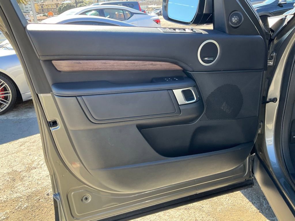 Used 2020 Land Rover Discovery HSE Luxury AWD/4WD image 23