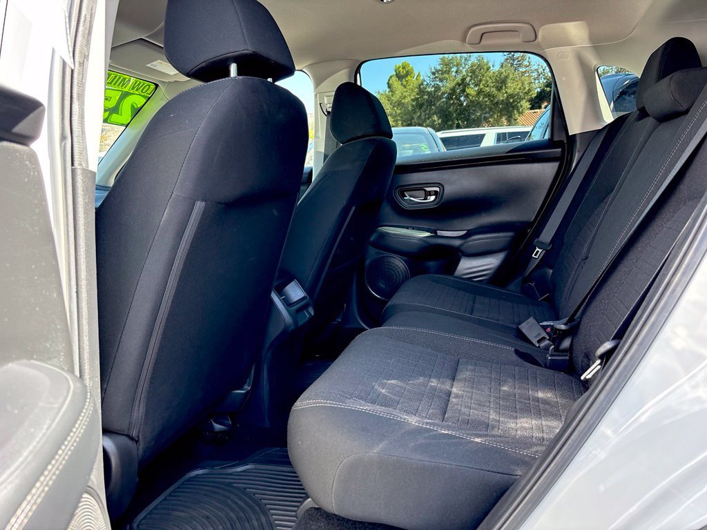Used 2025 Honda HR-V LX image 31