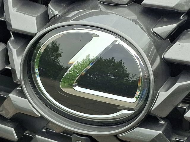 Used 2023 Lexus GX 460 Luxury w/ Sport Design Package AWD/4WD image 29