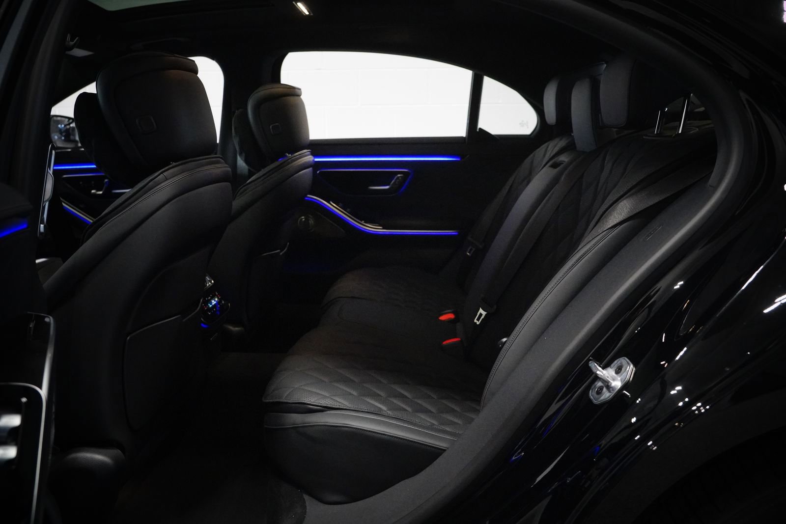 New 2026 Mercedes-Benz S 580e 4MATIC Sedan image 16