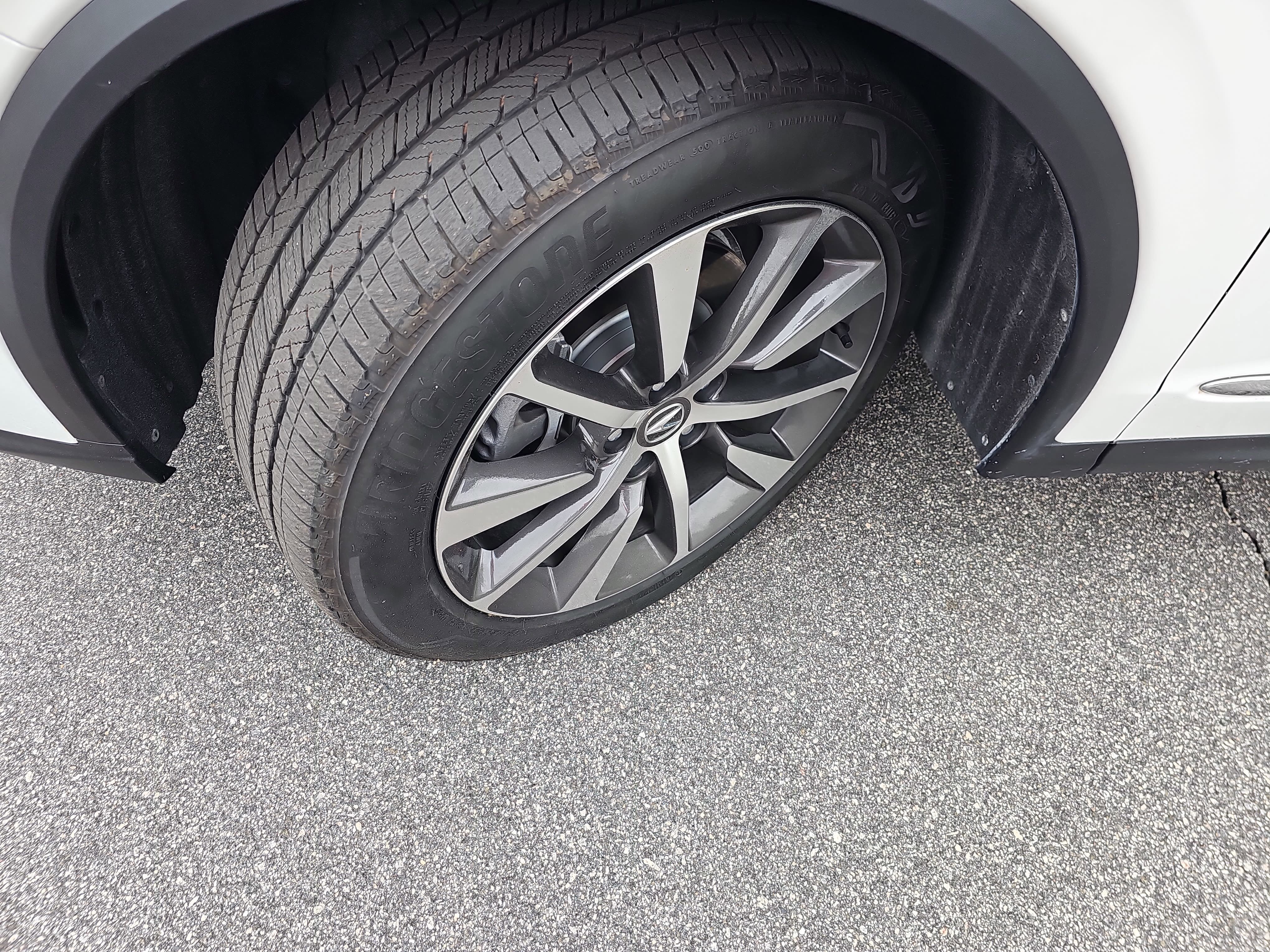 Certified 2025 Acura MDX FWD w/ Technology Package image 32